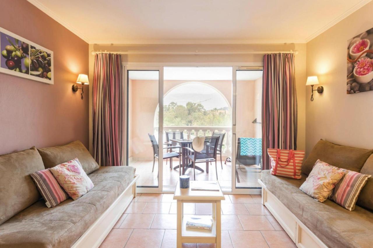 Residence Pierre & Vacances Premium Les Calanques Des Issambres Лес-Иссамбр Экстерьер фото