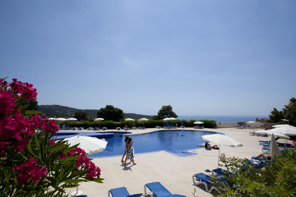 Residence Pierre & Vacances Premium Les Calanques Des Issambres Лес-Иссамбр Экстерьер фото